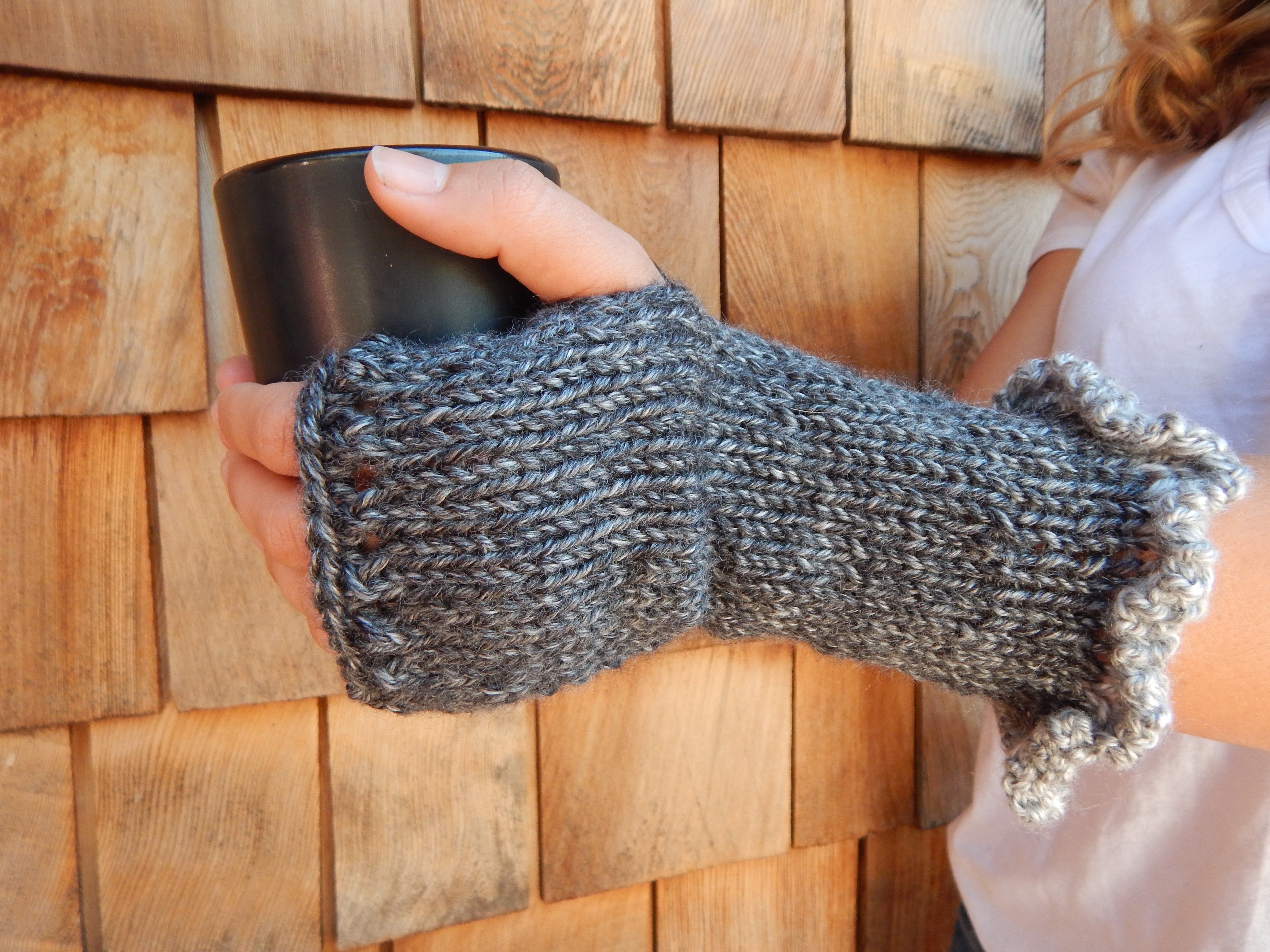 Fingerless Gloves  with Ruffled Wrist in Dark Gray